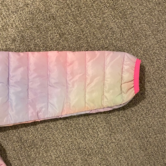 Amazon Essentials Kids Pastel Puffer Jacket - Picture 4 of 4